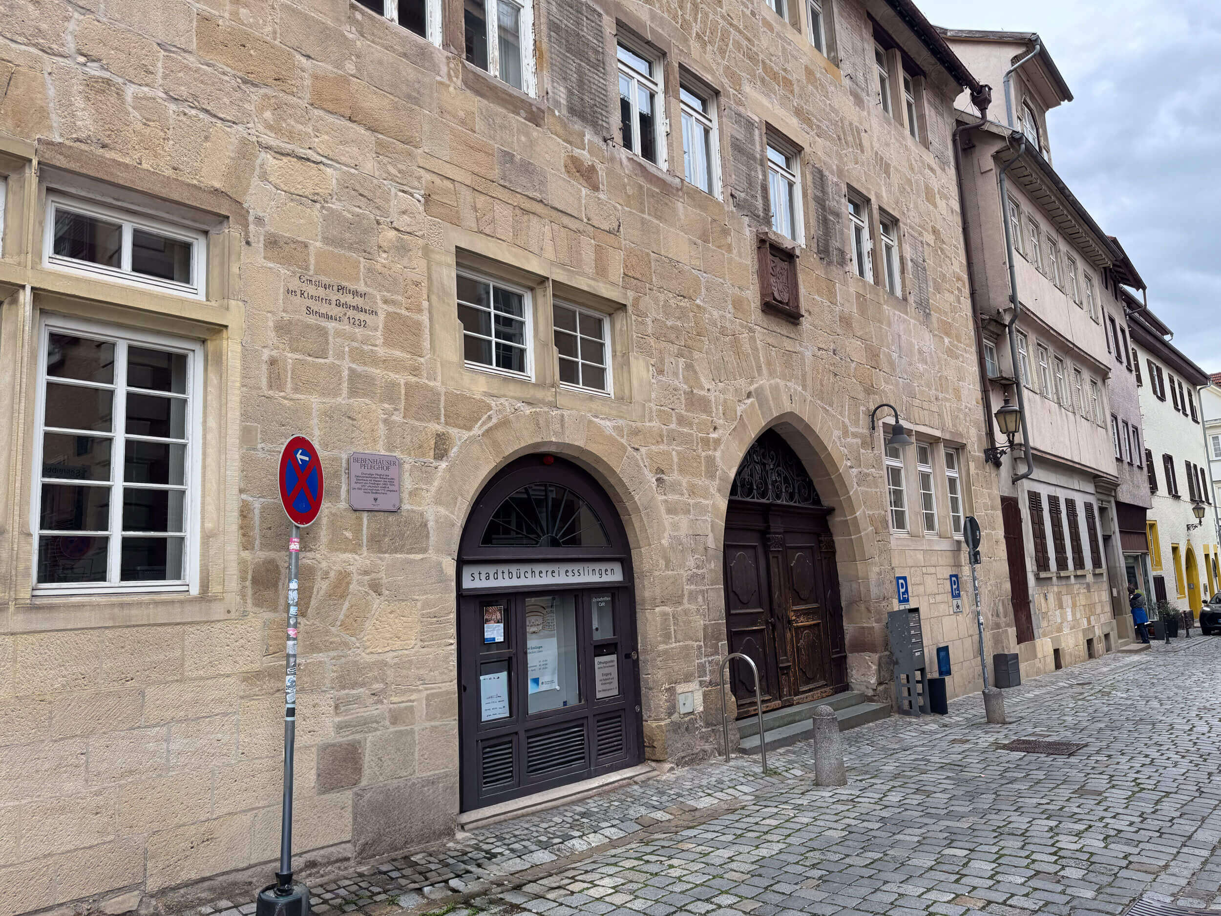 Argumentation: Pfleghof vs. Kögel Pfleghof Esslingen,Kögel Esslingen,Bibliothek im Pfleghof,Umzug der Stadtbücherei ins Kögel,Stadtbücherei Esslingen Kögel-Gebäude