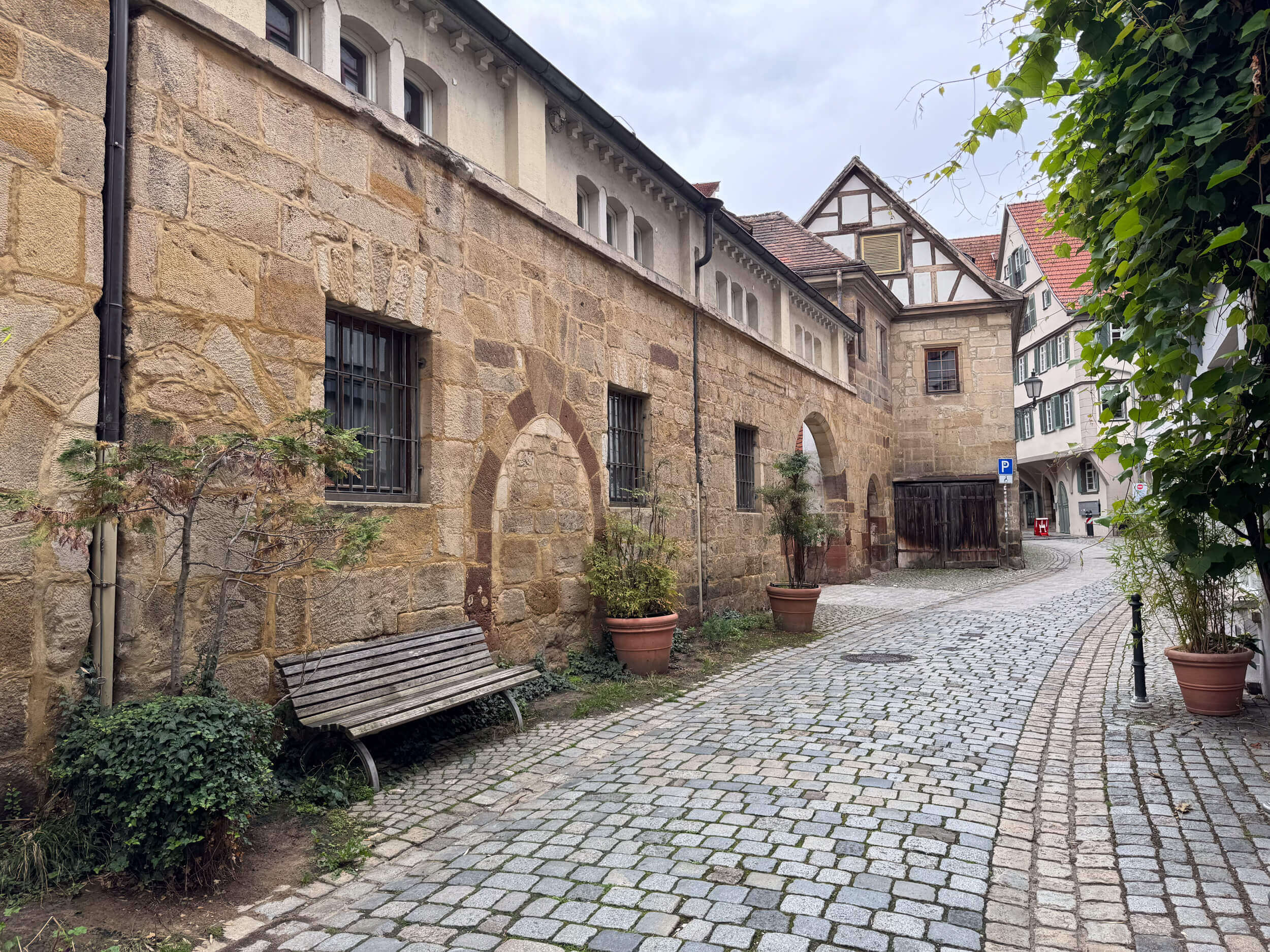 Webergasse bei der Stadtbücherei Webergasse bei der Stadtbücherei Esslingen - Thema: Pfleghof Esslingen
